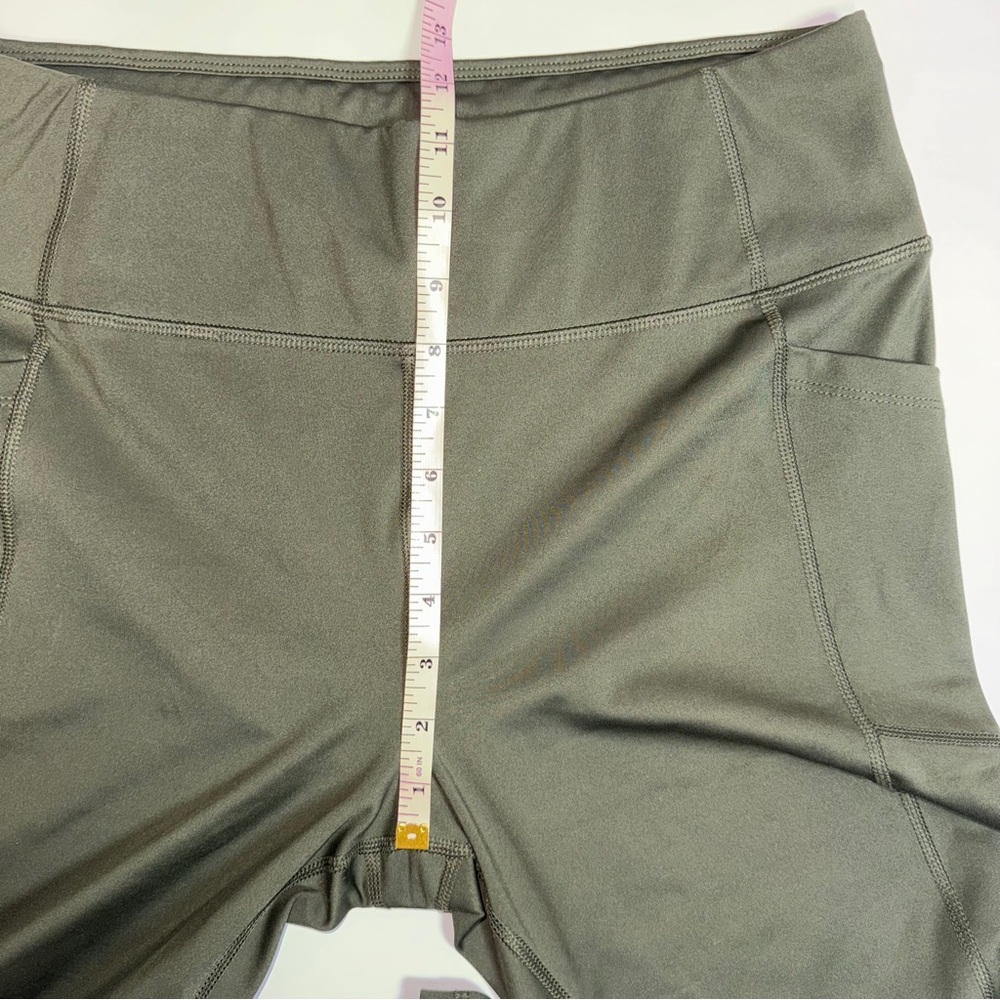 Avia Green High Rise Capri Leggings with Side Pockets Size Large 12/14 - Picture 10 of 16